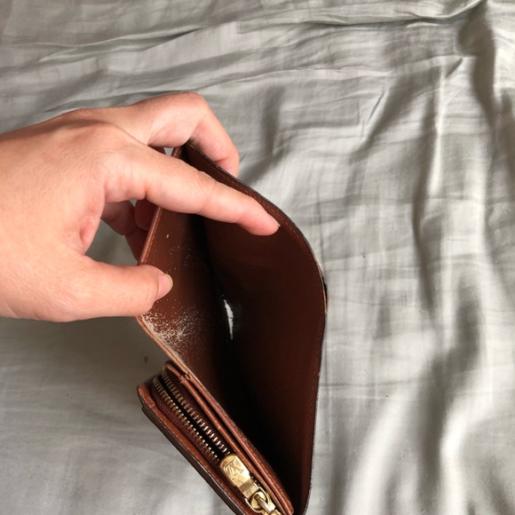 Authentic Louis Vuitton wallet - Picture 6 of 8
